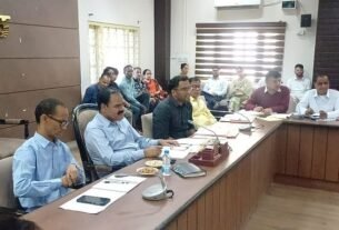 cdo meting in bhimtal सीडीओ ने ली समीक्षा बैठक, निर्माण कार्यों में तेजी लाने के निर्देश