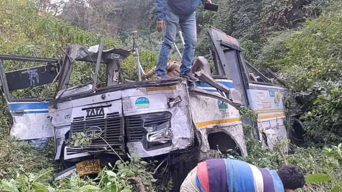 bhimtal bus hadsa भीमताल बस हादसा: चालक बोला, सामने से आई कार को बचाने के चक्कर में हुआ हादसा