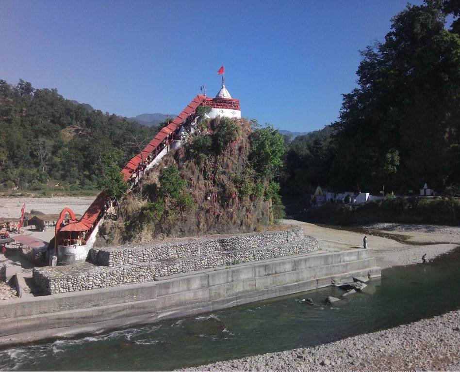 garjiya devi mandir ramnagar kumaon jansansesh रामनगर : गर्जिया मंदिर परिसर में पार्किंग व्यवस्था शुरू