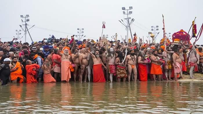 maha kumbh kumaon jansandesh 0 महाकुम्भ: त्रिवेणी के तट पर साढ़े तीन करोड़ श्रद्धालुओं ने लगाई आस्था की डुबकी