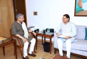 cm meet railway minister टनकपुर-बागेश्वर रेल परियोजना को राष्ट्रीय घोषित करने आग्रह , सीएम पुष्कर सिंह धामी ने रेल मंत्री से की मुलाकात