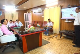 deepak rawat कुमाऊं आयुक्त ने हल्द्वानी में एडीबी सहायतित 2200 करोड़ की एकीकृत शहरी अवसंरचना विकास परियोजना की समीक्षा की