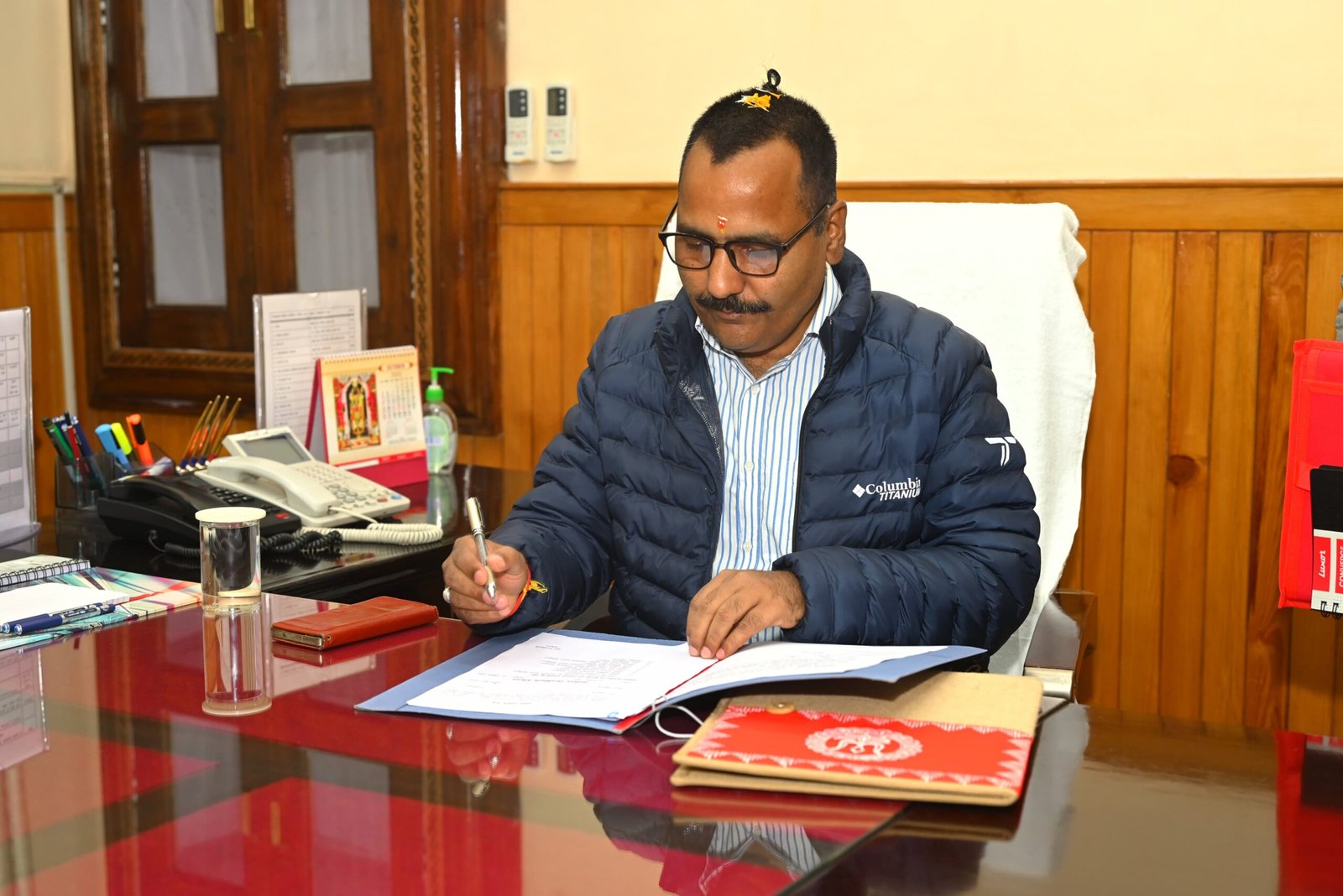 नैनीताल : नवागन्तुक जिलाधिकारी ललित मोहन रयाल ने संभाला कार्यभार 1 dm rayal