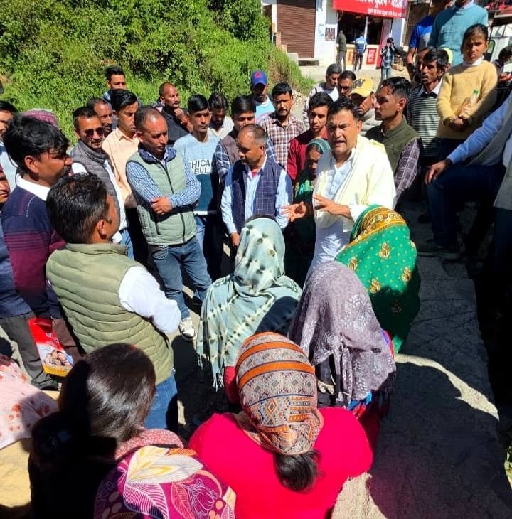 IMG 20251016 WA0042 विधायक कैड़ा ने धारी ब्लॉक के  गांवों का दौरा कर सुनी ग्रामीणों की समस्याएं 