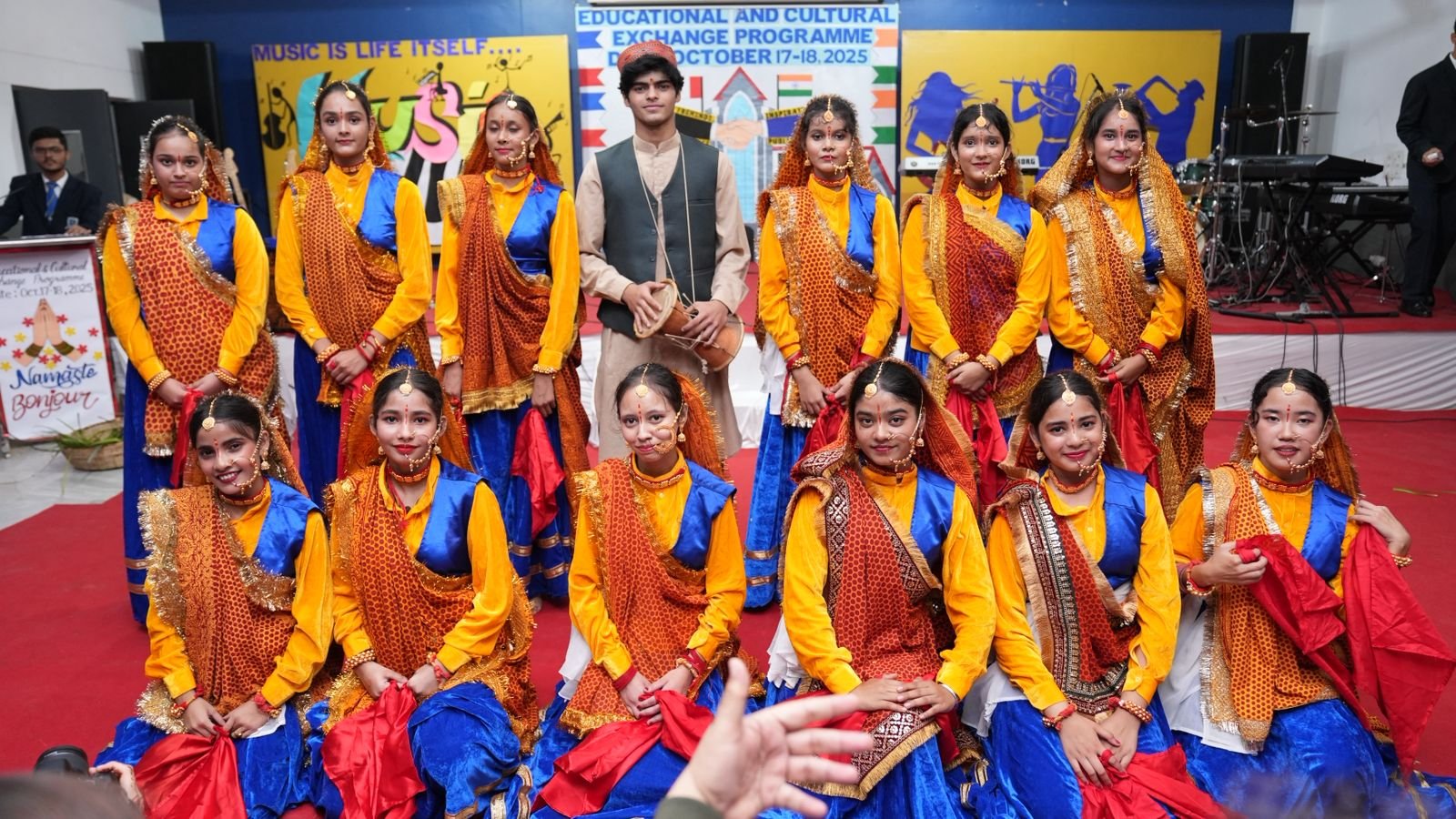 फ्रांस के बच्चों का इंस्पिरेशन स्कूल में जोरदार स्वागत 3 IMG 20251017 WA0006 फ्रांस के बच्चों का इंस्पिरेशन स्कूल में जोरदार स्वागत