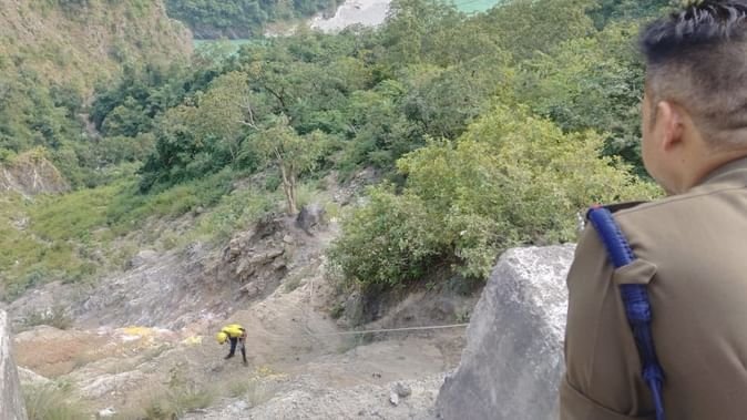 पेन्ट पुट्टी लेने गए तीन युवकों की सडक़ हादसे में मौत 1 hadsa पेन्ट पुट्टी लेने गए तीन युवकों की सडक़ हादसे में मौत