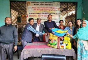 1 1 पशुपालकों एवं वैज्ञानिकों के बीच समूह चर्चा आयोजित