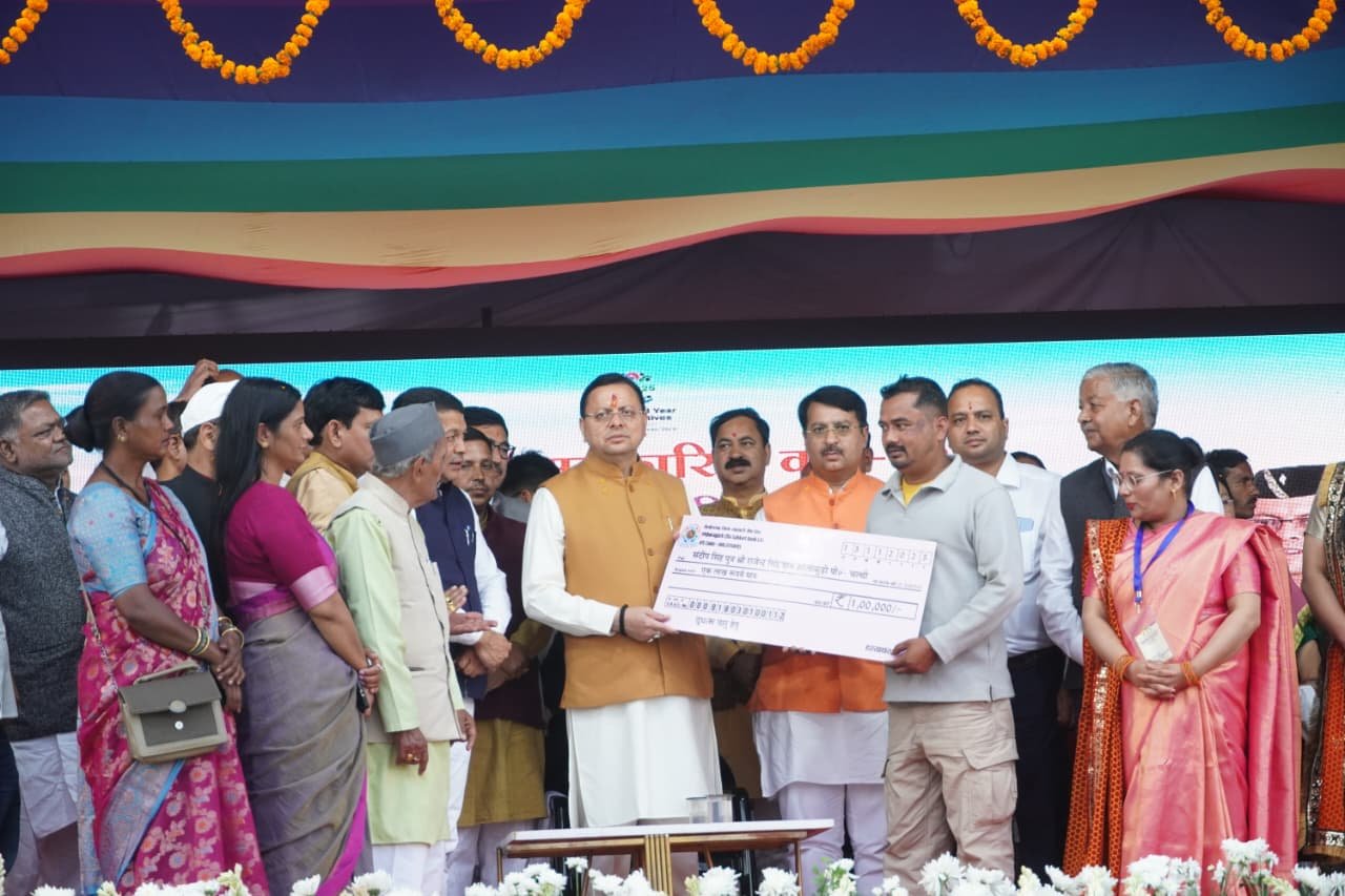 2d293a7f 2a3f 4bed ad67 ee48ca454d08 मुख्यमंत्री धामी ने टनकपुर में किया सहकारिता मेला का शुभारंभ