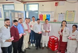 8625d5aa 3020 4d16 823c 03ffa019d7a4 लालकुआं दुग्ध संघ के नौ दिवसीय कार्यक्रमों का आगाज, अध्यक्ष मुकेश बोरा ने मरीजों को बांटा आंचल का दूध