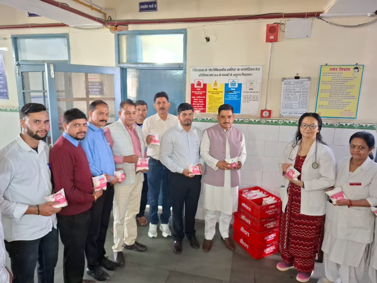 8625d5aa 3020 4d16 823c 03ffa019d7a4 लालकुआं दुग्ध संघ के नौ दिवसीय कार्यक्रमों का आगाज, अध्यक्ष मुकेश बोरा ने मरीजों को बांटा आंचल का दूध