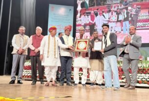 IMG 20251112 WA0016 गौलापार के किसान नरेंद्र सिंह मेहरा को नई दिल्ली में राष्ट्रीय सम्मान