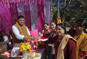 IMG 20251114 WA0009 विधायक कैड़ा ने किया मेधावियों का सम्मान, इंटर कालेज गुनियालेख के मैदान निर्माण के लिए 2 लाख रुपये की घोषणा