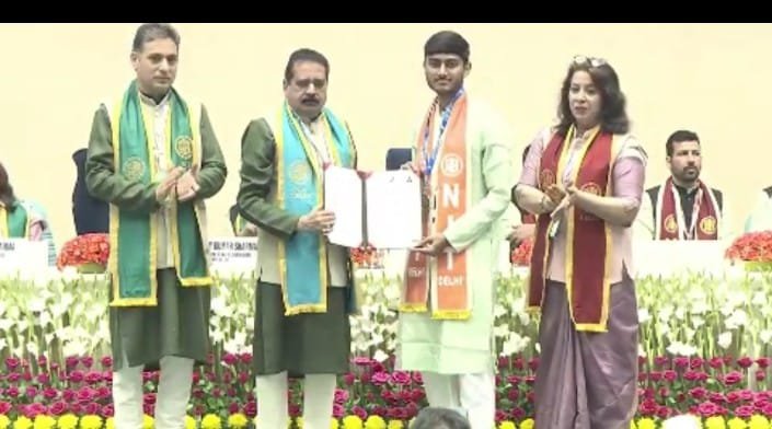 IMG 20251119 WA0005 नैनीताल के प्रियांशु गुणवंत को एनआईटी नई दिल्ली के दीक्षांत समारोह में राष्ट्रपति की मौजूदगी में मिला रजत पदक
