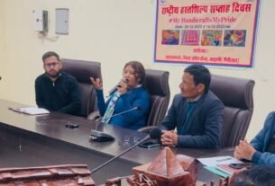 IMG 20251208 WA0020 राष्ट्रीय हस्तशिल्प सप्ताह की हल्द्वानी में शुरुआत, कारीगरों को किया प्रोत्साहित