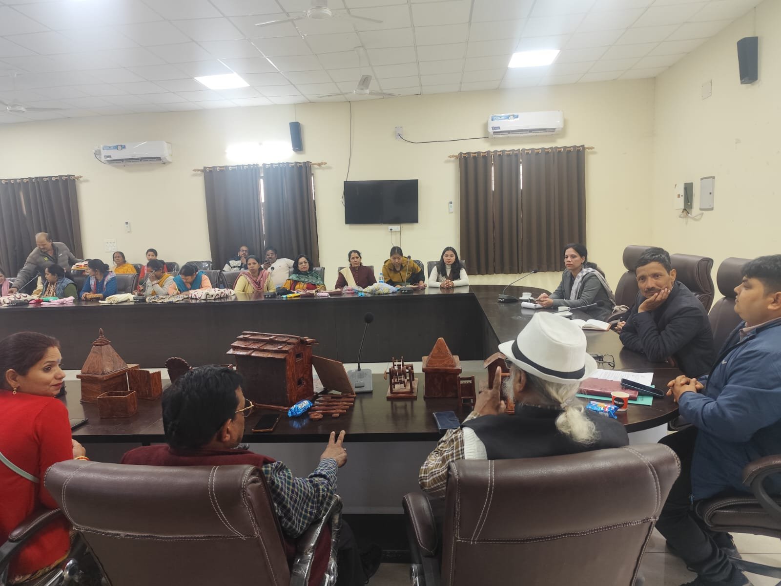 राष्ट्रीय हस्तशिल्प सप्ताह की हल्द्वानी में शुरुआत, कारीगरों को किया प्रोत्साहित 2 IMG 20251208 WA0022 राष्ट्रीय हस्तशिल्प सप्ताह की हल्द्वानी में शुरुआत, कारीगरों को किया प्रोत्साहित