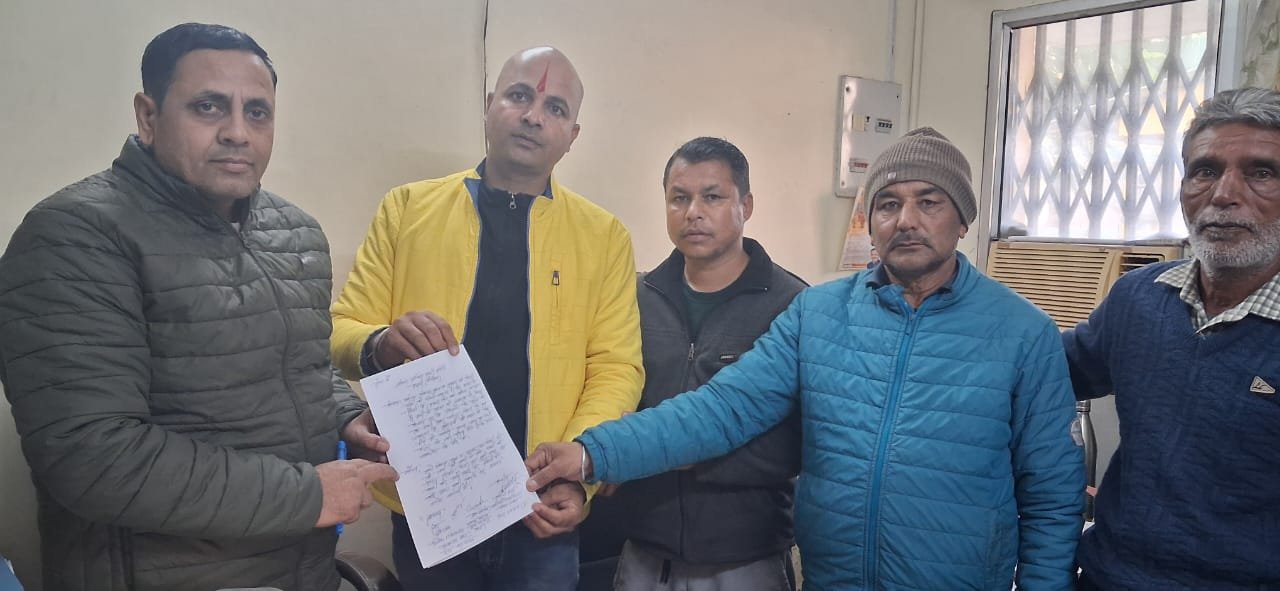 किसानों की समस्याओं को लेकर कांग्रेस नेता मनोज शर्मा ने सचिव मंडी समिति हल्द्वानी से की मुलाकात, सौंपा ज्ञापन 1 IMG 20251217 WA0008 किसानों की समस्याओं को लेकर कांग्रेस नेता मनोज शर्मा ने सचिव मंडी समिति हल्द्वानी से की मुलाकात, सौंपा ज्ञापन