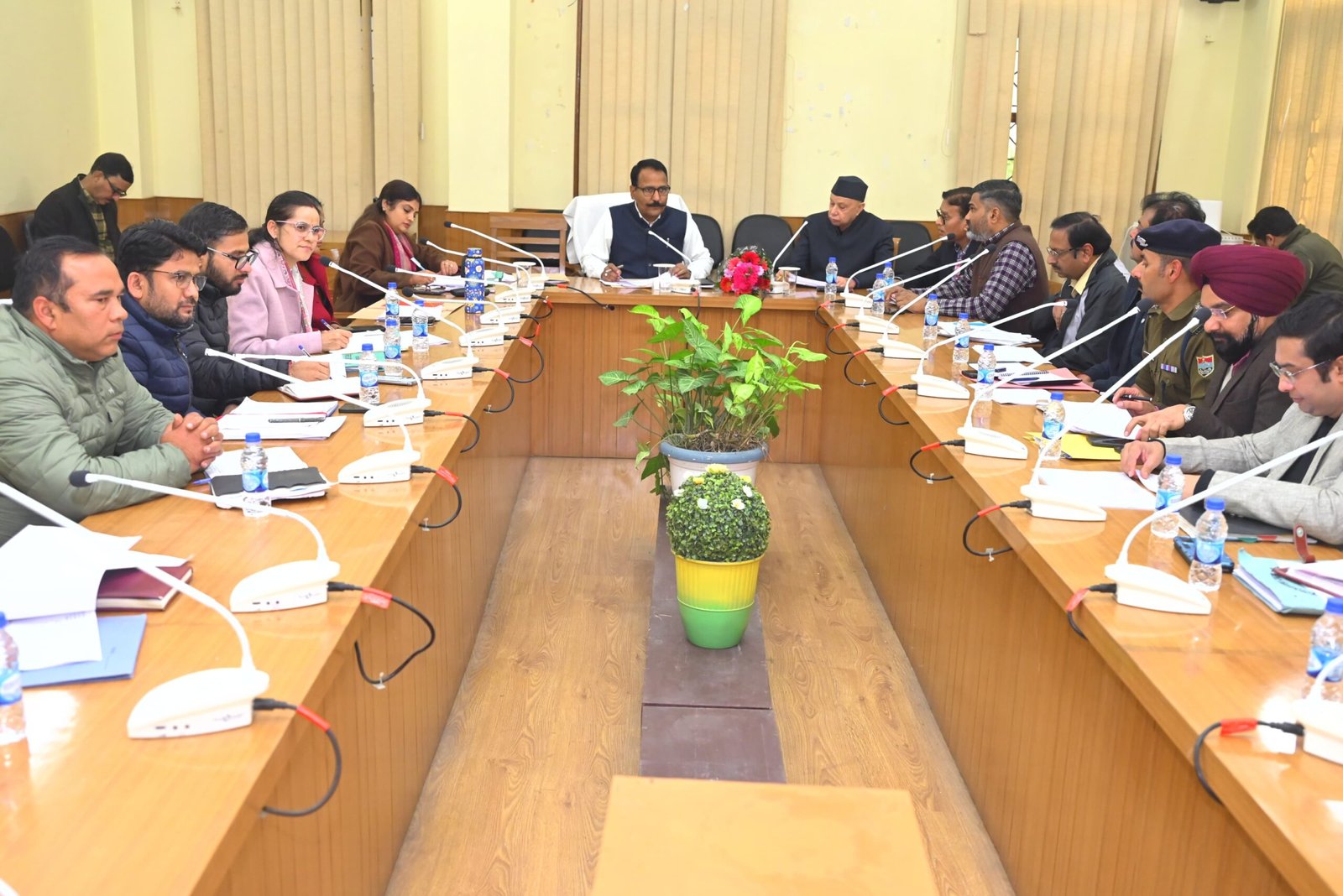 IMG 20251218 WA0050 scaled डीएम ने दिये उद्यमियों की समस्याओं का प्राथमिकता से निदान करने के निर्देश