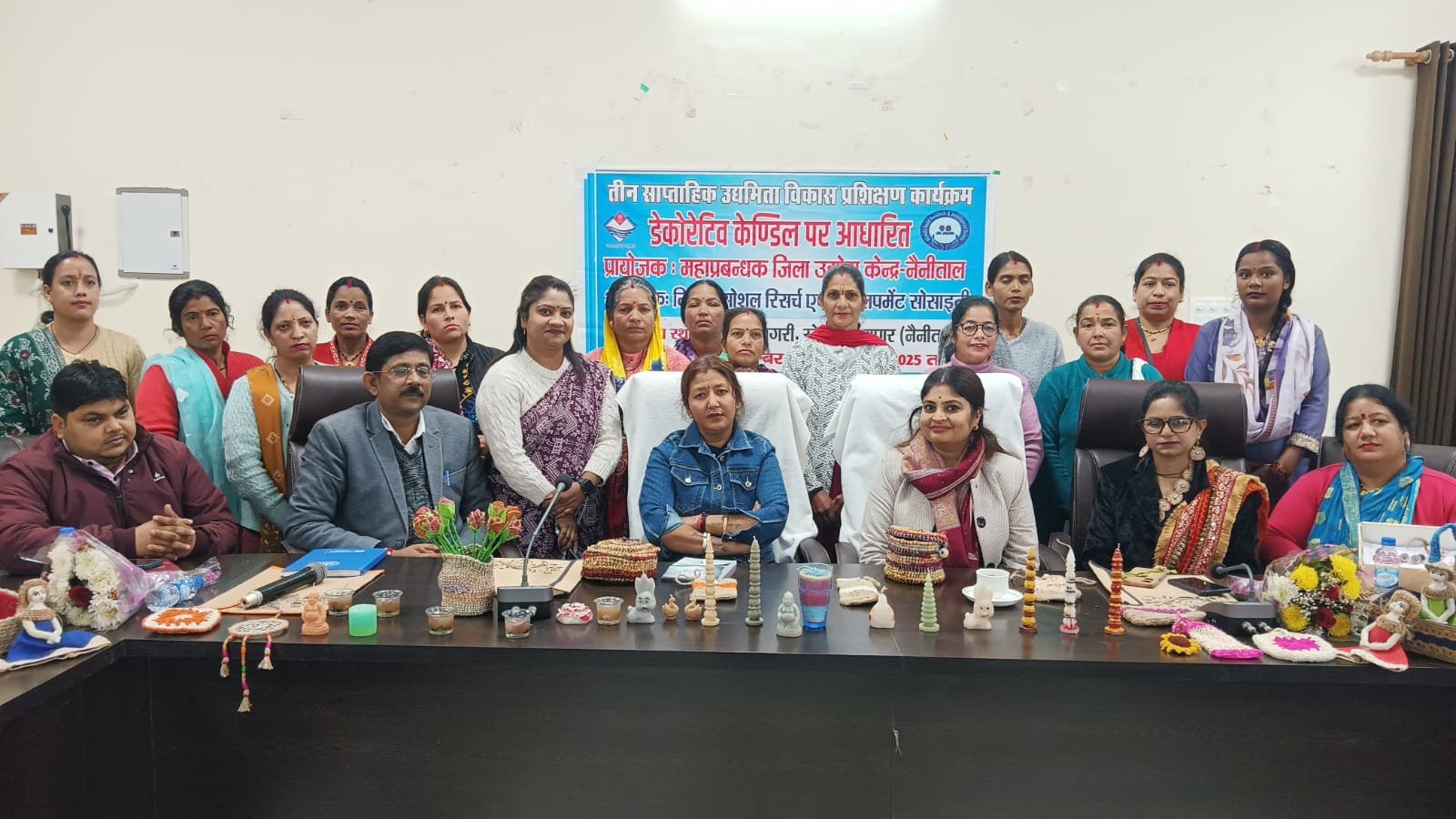 IMG 20251219 WA0020 डेकोरेटिव मोमबत्ती पर आधारित उद्यमिता विकास कार्यक्रम का समापन