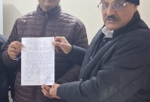 IMG 20251220 WA0050 भटेलिया (पिनरौ) से दुदुली मोटरमार्ग निर्माण की मांग