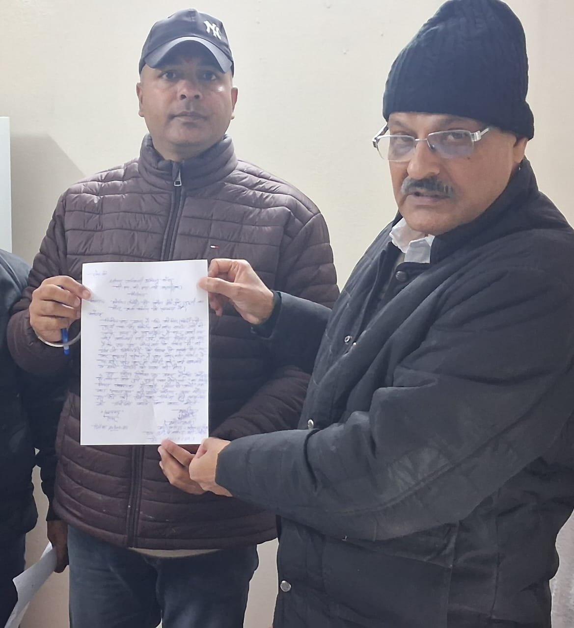 IMG 20251220 WA0050 भटेलिया (पिनरौ) से दुदुली मोटरमार्ग निर्माण की मांग