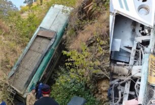 almora hadsa अल्मोड़ा में दर्दनाक सड़क हादसा, बस खाई में गिरी, 7 की मौत, कई घायल