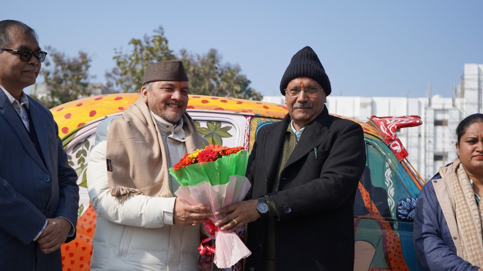 अभिनव पहल: पुराने सरकारी वाहन को उत्तराखंड मुक्त विश्वविद्यालय ने लोक संस्कृति के रंगों से सजाया 4 IMG 20260108 WA0014 अभिनव पहल: पुराने सरकारी वाहन को उत्तराखंड मुक्त विश्वविद्यालय ने लोक संस्कृति के रंगों से सजाया