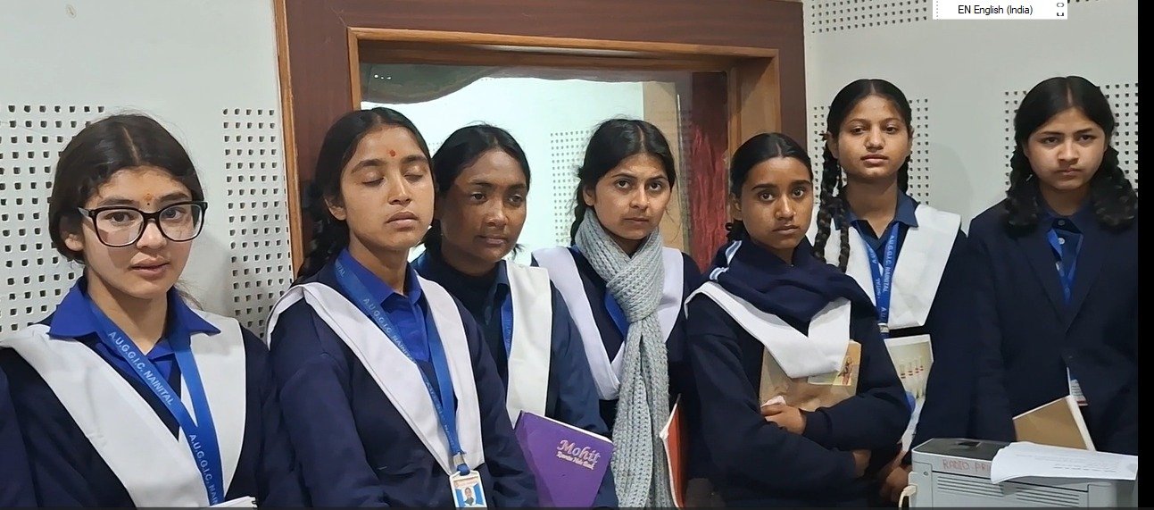 IMG 20260207 WA0023 पीएमश्री बालिका इंटर कॉलेज नैनीताल की छात्राओं ने किया सामुदायिक रेडियो केंद्र का शैक्षिक भ्रमण