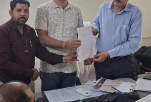 IMG 20260615 WA00842 बगडवार बैंड-वीरसिंग्या मोटरमार्ग निर्माण की मांग तेज, कांग्रेस नेताओं ने पीएमजीएसवाई अधिकारी को सौंपा ज्ञापन