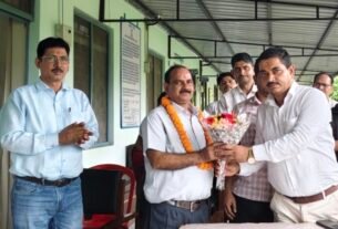 IMG 20260630 WA0019 39 वर्षों की सेवा के बाद हरिश्चंद्र अवस्थी को भावभीनी विदाई, नैनीताल आंचल दुग्ध संघ में सम्मान समारोह आयोजित