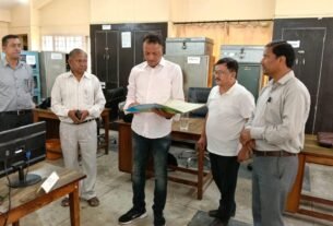2c8772db 868d 4ad1 9526 cbc06edc7088 विकास भवन में CDO का छापा, कई कर्मचारी मिले गायब  गेस्ट हाउस में भी मिली बड़ी अनियमितता
