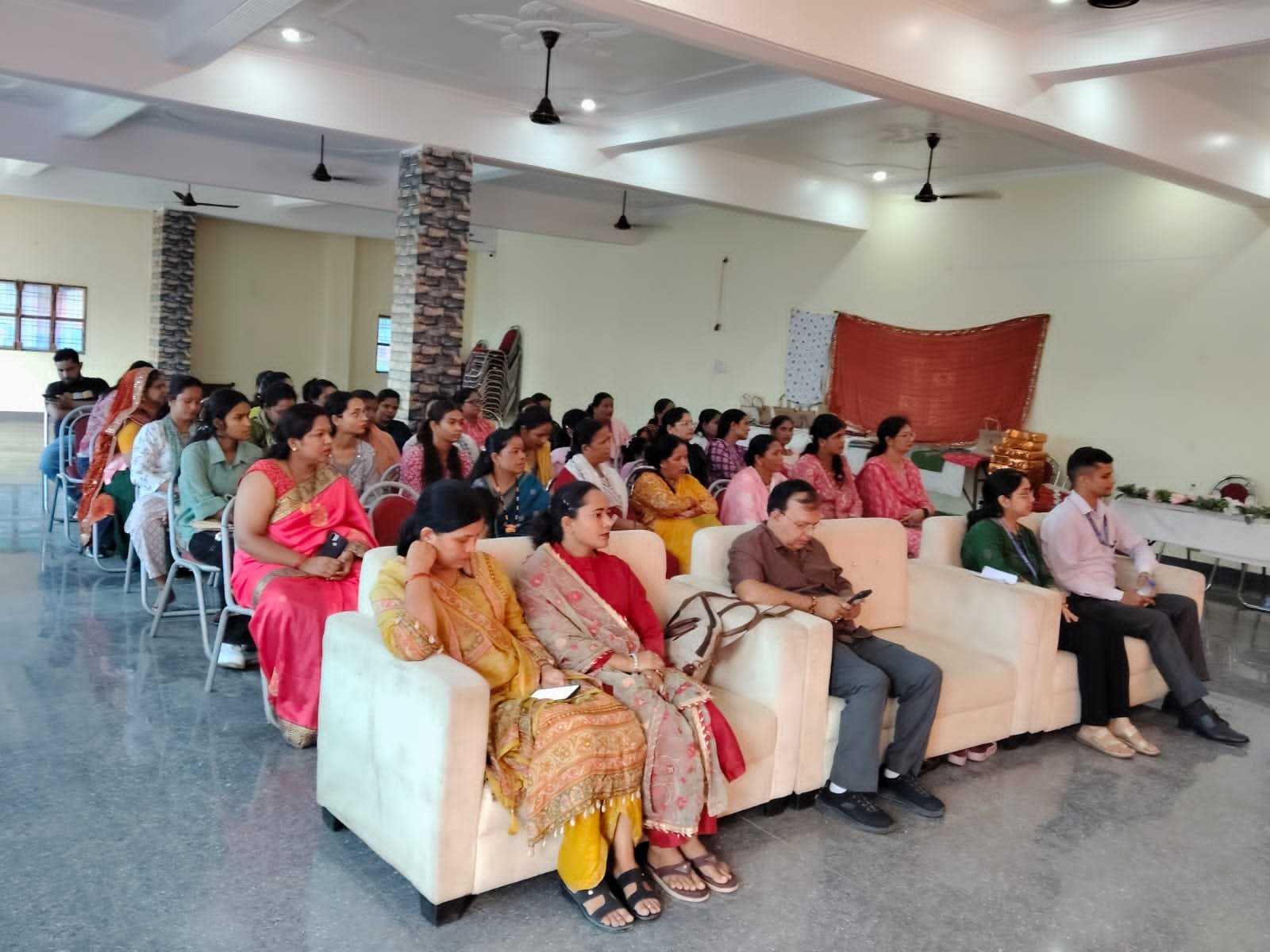 IMG 20260707 WA0023 कौशल से आत्मनिर्भरता की उड़ान: नाबार्ड प्रशिक्षण पूरा, महिलाओं ने सांस्कृतिक प्रस्तुतियों से जीता दिल