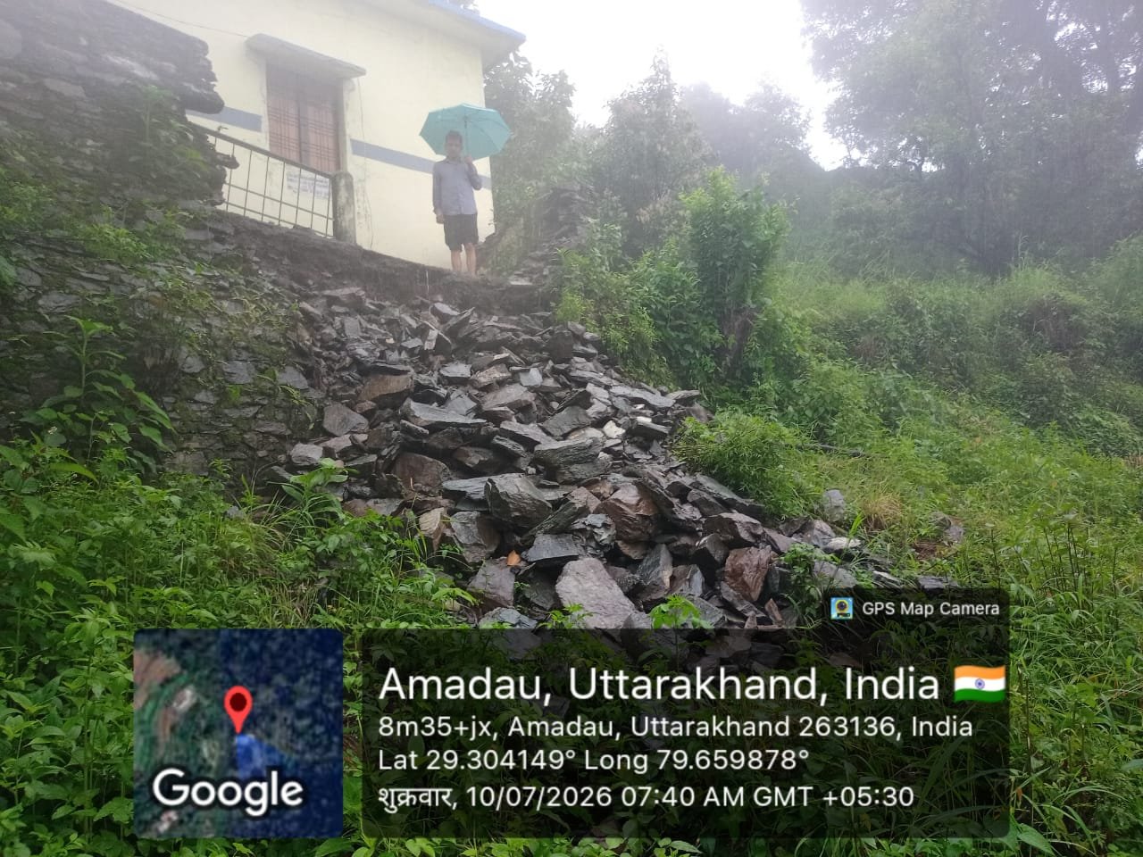 IMG 20260710 WA0035 अम्दौ विद्यालय की दीवार क्षतिग्रस्त, कांग्रेस नेता शर्मा ने उठाए सड़क और भ्रष्टाचार के मुद्दे