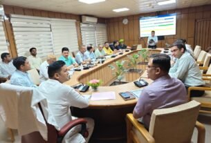 IMG 20260722 WA0065 शहरी विकास मंत्री कैड़ा ने की विभागीय समीक्षा, सड़कों और बुनियादी सुविधाओं के कार्य समय पर पूरे करने के दिए निर्देश