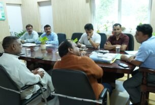 IMG 20260728 WA0032 खटीमा को मॉडल नगर बनाने की तैयारी, डीएम ने दिए सड़कों, नालियों और सफाई व्यवस्था दुरुस्त करने के निर्देश