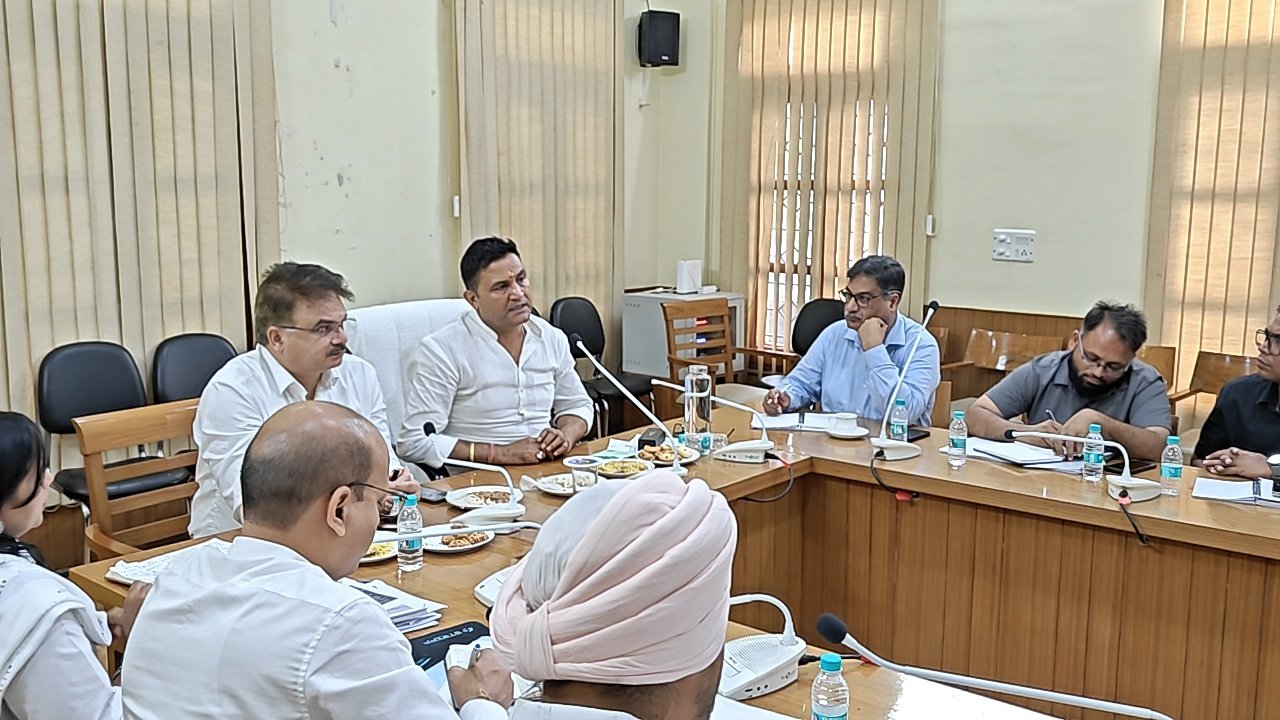 IMG 20260801 WA0028 मंत्री कैड़ा ने दिये सड़कों, सीवर, पेयजल और स्ट्रीट लाइट परियोजनाओं में तेजी लाने के निर्देश