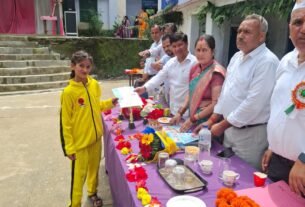 IMG 20260815 WA0076 जिला पंचायत अध्यक्ष हेमा गैड़ा ने स्कूलों में मनाया स्वतंत्रता दिवस, बच्चों को स्वच्छता के प्रति किया जागरूक