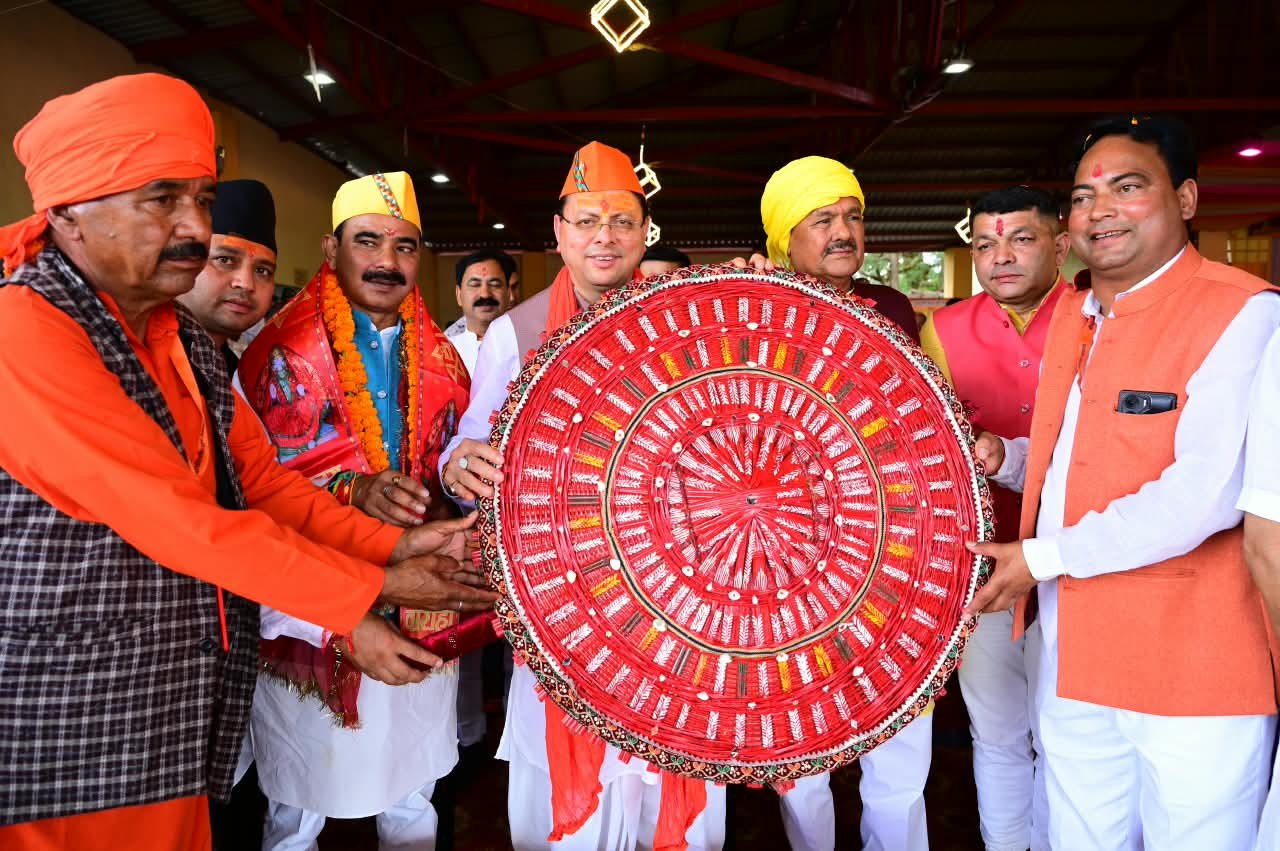 देवीधुरा में फलों-फूलों से खेली गई ऐतिहासिक बग्वाल, आस्था के रंग में रंगे श्रद्धालु 1 IMG 20260828 WA0015 देवीधुरा में फलों-फूलों से खेली गई ऐतिहासिक बग्वाल, आस्था के रंग में रंगे श्रद्धालु