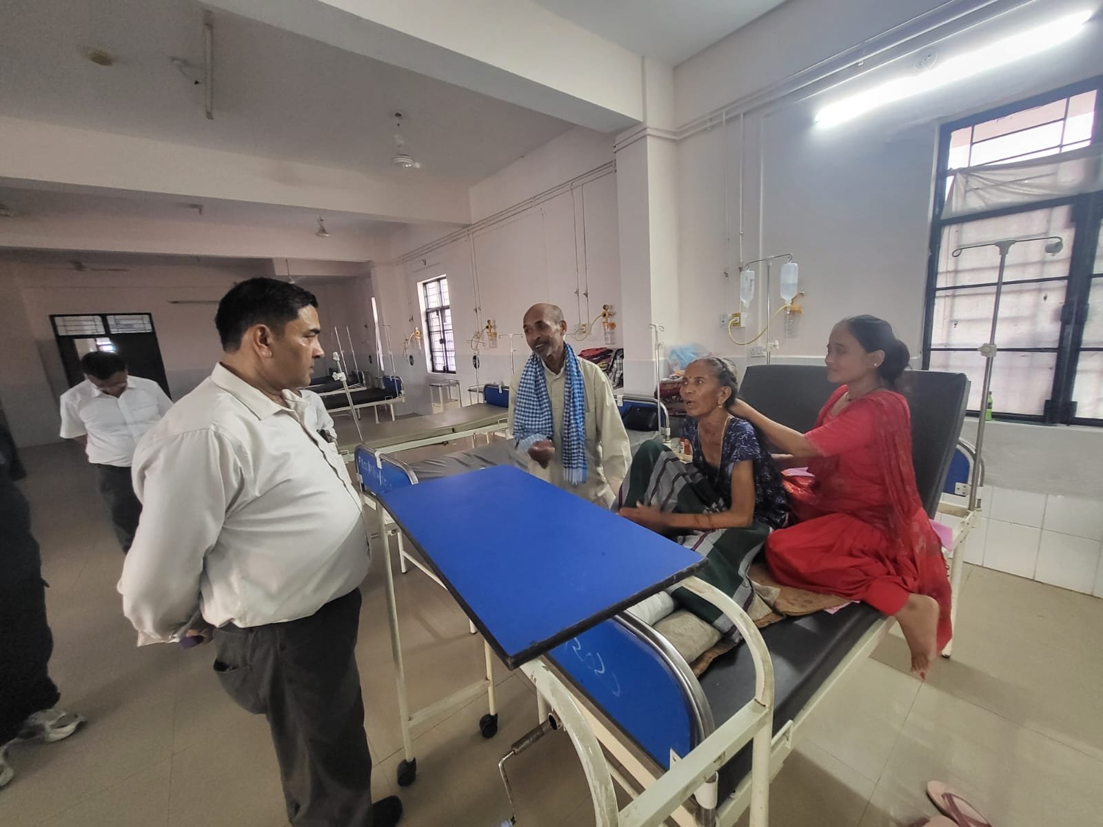 IMG 20260828 WA0037 सीएमओ ने नागरिक चिकित्सालय खटीमा का किया निरीक्षण, मरीजों से लिया स्वास्थ्य सेवाओं का फीडबैक