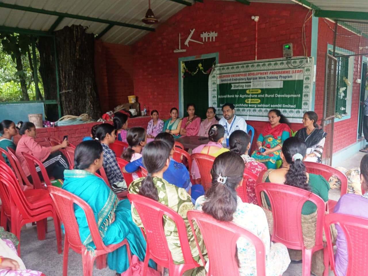 नाबार्ड के सहयोग से 30 महिलाओं को मिलेगा इम्ब्रॉयडरी एवं एप्लिक वर्क का प्रशिक्षण 1 nabard news नाबार्ड के सहयोग से 30 महिलाओं को मिलेगा इम्ब्रॉयडरी एवं एप्लिक वर्क का प्रशिक्षण