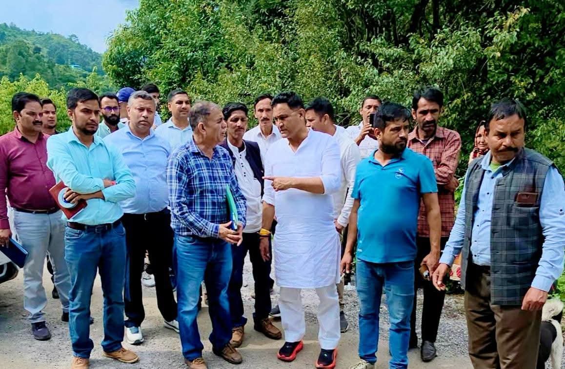 IMG 20260913 WA0018 धारी के आपदा प्रभावित क्षेत्रों में पहुंचे मंत्री कैड़ा, नुकसान का जायजा लेकर अधिकारियों को दिए राहत के निर्देश
