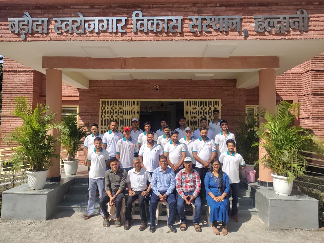 IMG 20260922 WA0036 बड़ौदा आरसेटी हल्द्वानी में 13 दिवसीय CCTV एवं सुरक्षा उपकरण प्रशिक्षण शिविर का समापन