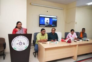 pant university panatnagar पंत विश्वविद्यालय में मखाना उत्पादन पर कार्यशाला, 85 किसानों ने लिया प्रशिक्षण